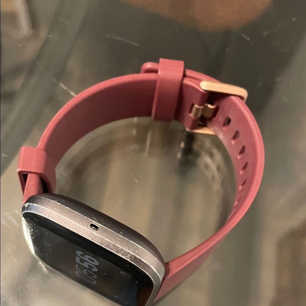 Fitbit versa 2 Smartwatch with Pink Strap